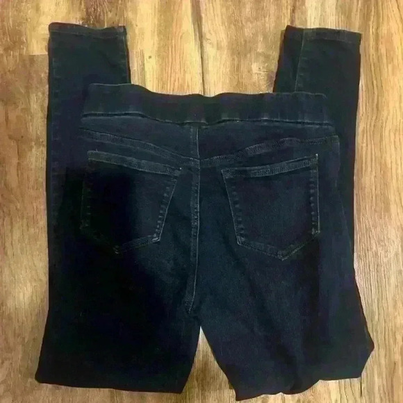 Gloria Vanderbilt Pull on Slimming Jeans Dark Denim size 6. Excellent condition - Picture 9 of 10